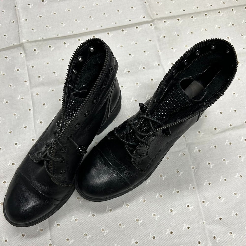Gianni Bini Leather ankle boots